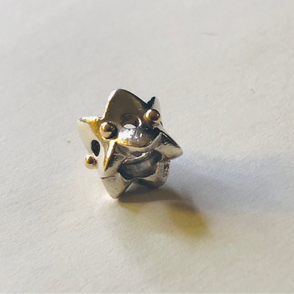 Pandora 14k Eyelet Lace Charm - Picture 3 of 8